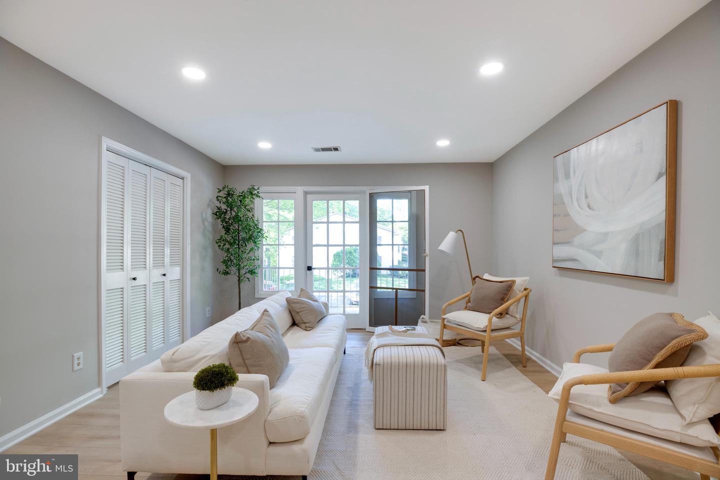 5901-F KINGSFORD RD #440, SPRINGFIELD, Virginia 22152, 3 Bedrooms Bedrooms, ,2 BathroomsBathrooms,Residential,For sale,5901-F KINGSFORD RD #440,VAFX2233270 MLS # VAFX2233270