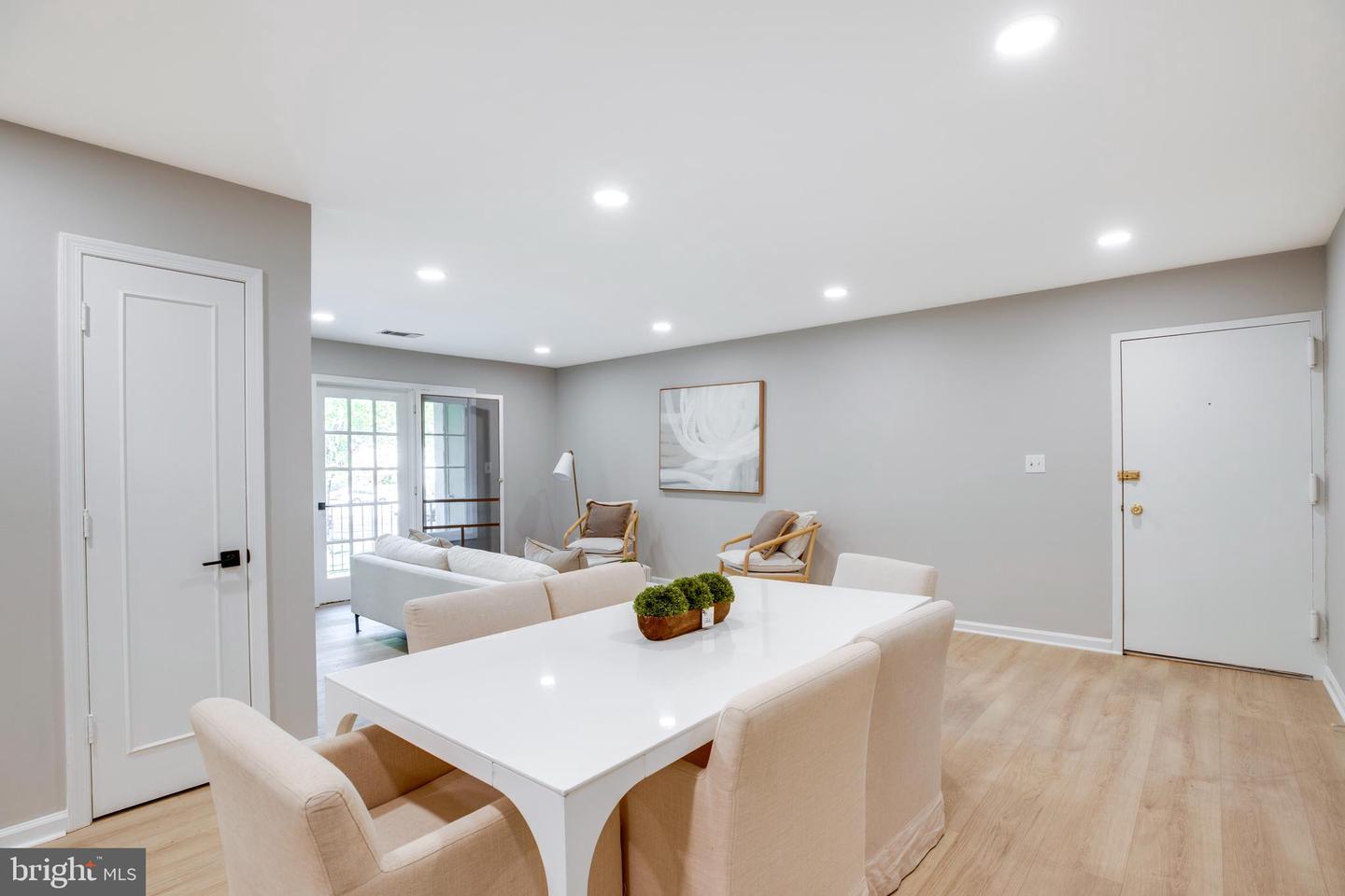 5901-F KINGSFORD RD #440, SPRINGFIELD, Virginia 22152, 3 Bedrooms Bedrooms, ,2 BathroomsBathrooms,Residential,For sale,5901-F KINGSFORD RD #440,VAFX2233270 MLS # VAFX2233270