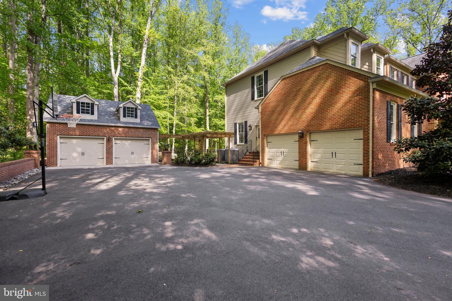 6601 RUTLEDGE DR, FAIRFAX STATION, Virginia 22039, 5 Bedrooms Bedrooms, ,4 BathroomsBathrooms,Residential,For sale,6601 RUTLEDGE DR,VAFX2233294 MLS # VAFX2233294