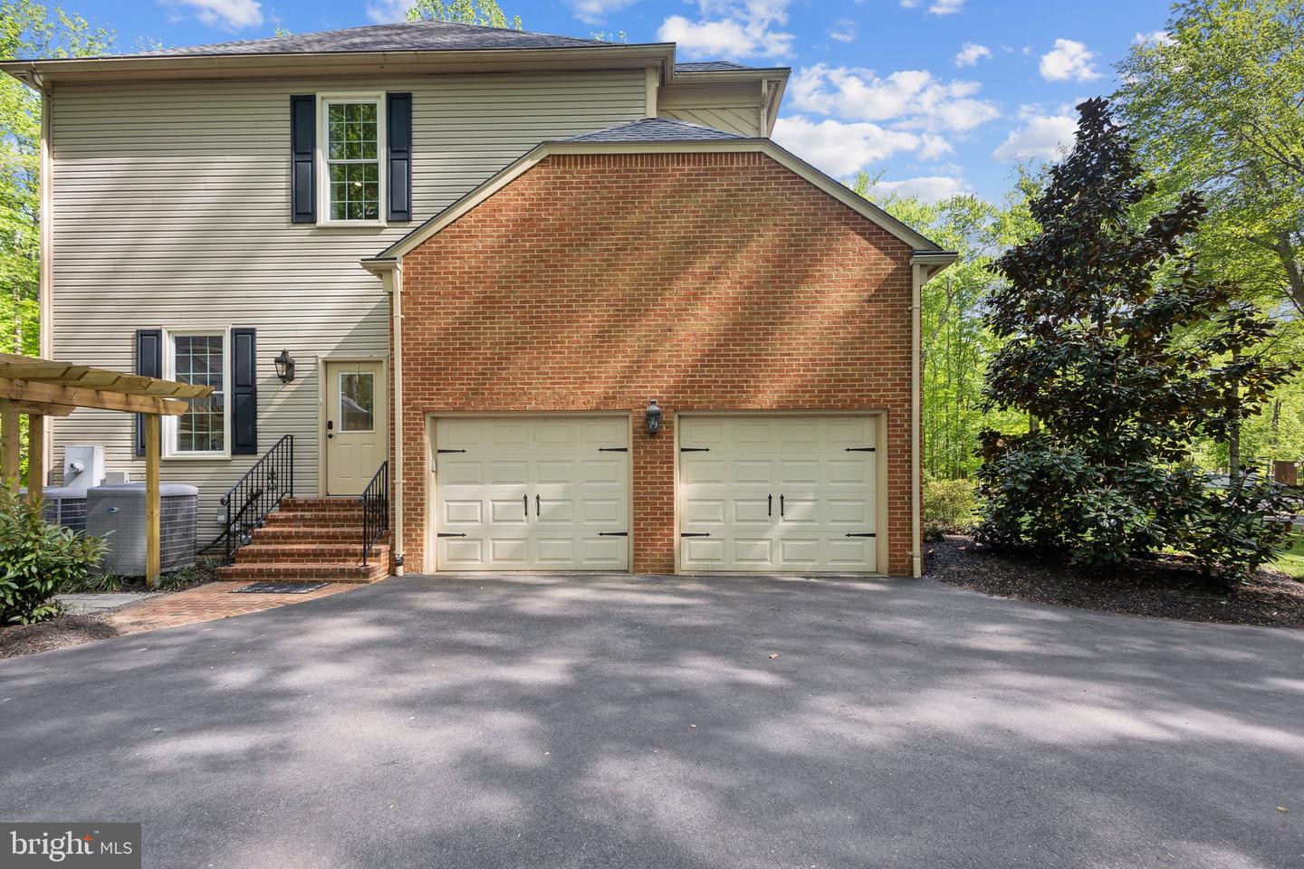 6601 RUTLEDGE DR, FAIRFAX STATION, Virginia 22039, 5 Bedrooms Bedrooms, ,4 BathroomsBathrooms,Residential,For sale,6601 RUTLEDGE DR,VAFX2233294 MLS # VAFX2233294