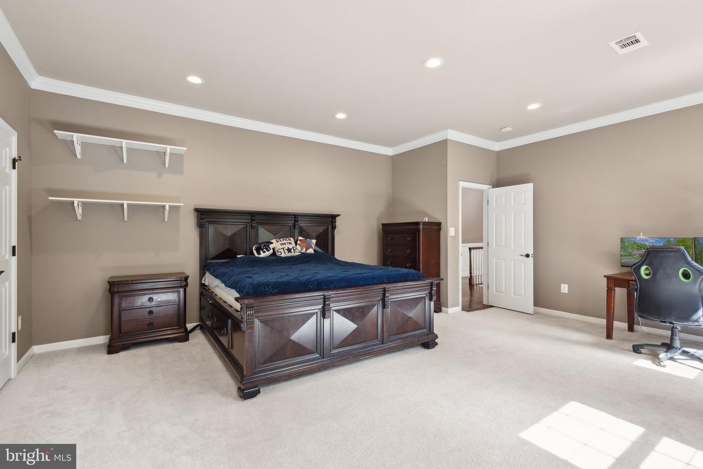 6601 RUTLEDGE DR, FAIRFAX STATION, Virginia 22039, 5 Bedrooms Bedrooms, ,4 BathroomsBathrooms,Residential,For sale,6601 RUTLEDGE DR,VAFX2233294 MLS # VAFX2233294