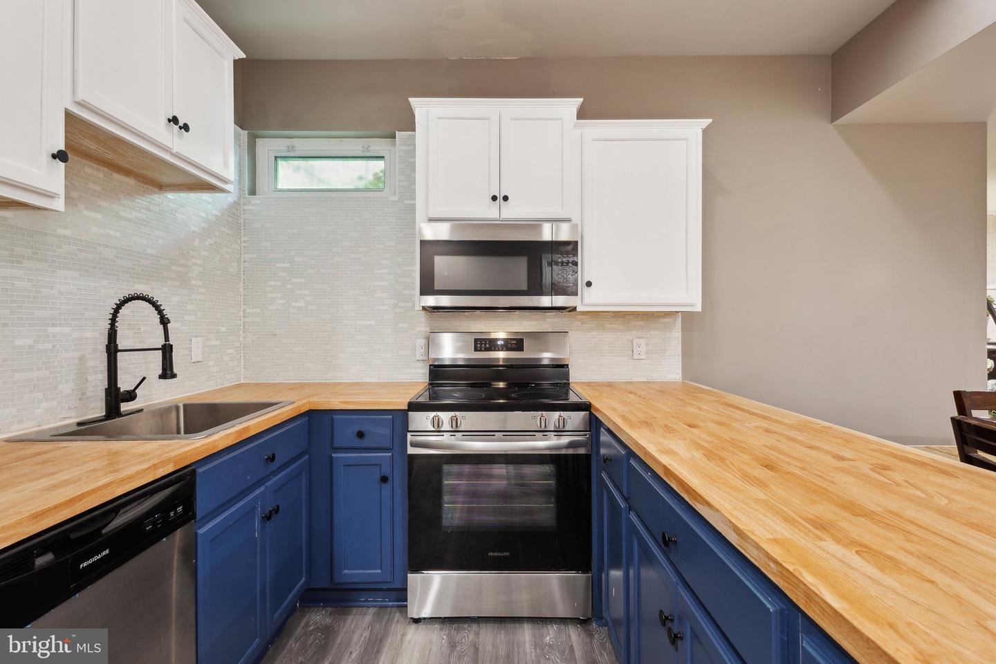 6601 RUTLEDGE DR, FAIRFAX STATION, Virginia 22039, 5 Bedrooms Bedrooms, ,4 BathroomsBathrooms,Residential,For sale,6601 RUTLEDGE DR,VAFX2233294 MLS # VAFX2233294