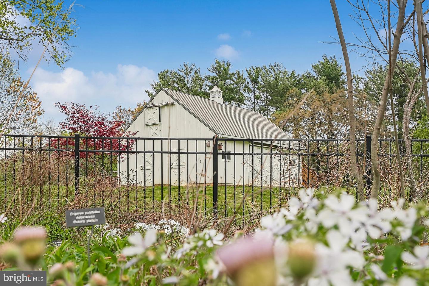 10423 DOWN PATRICK LN, GREAT FALLS, Virginia 22066, 4 Bedrooms Bedrooms, ,4 BathroomsBathrooms,Residential,For sale,10423 DOWN PATRICK LN,VAFX2233352 MLS # VAFX2233352