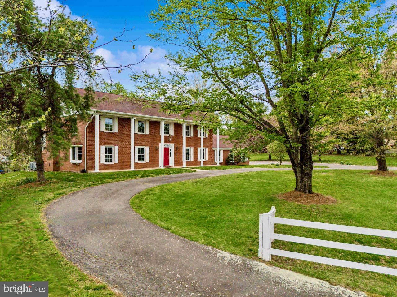 10423 DOWN PATRICK LN, GREAT FALLS, Virginia 22066, 4 Bedrooms Bedrooms, ,4 BathroomsBathrooms,Residential,For sale,10423 DOWN PATRICK LN,VAFX2233352 MLS # VAFX2233352
