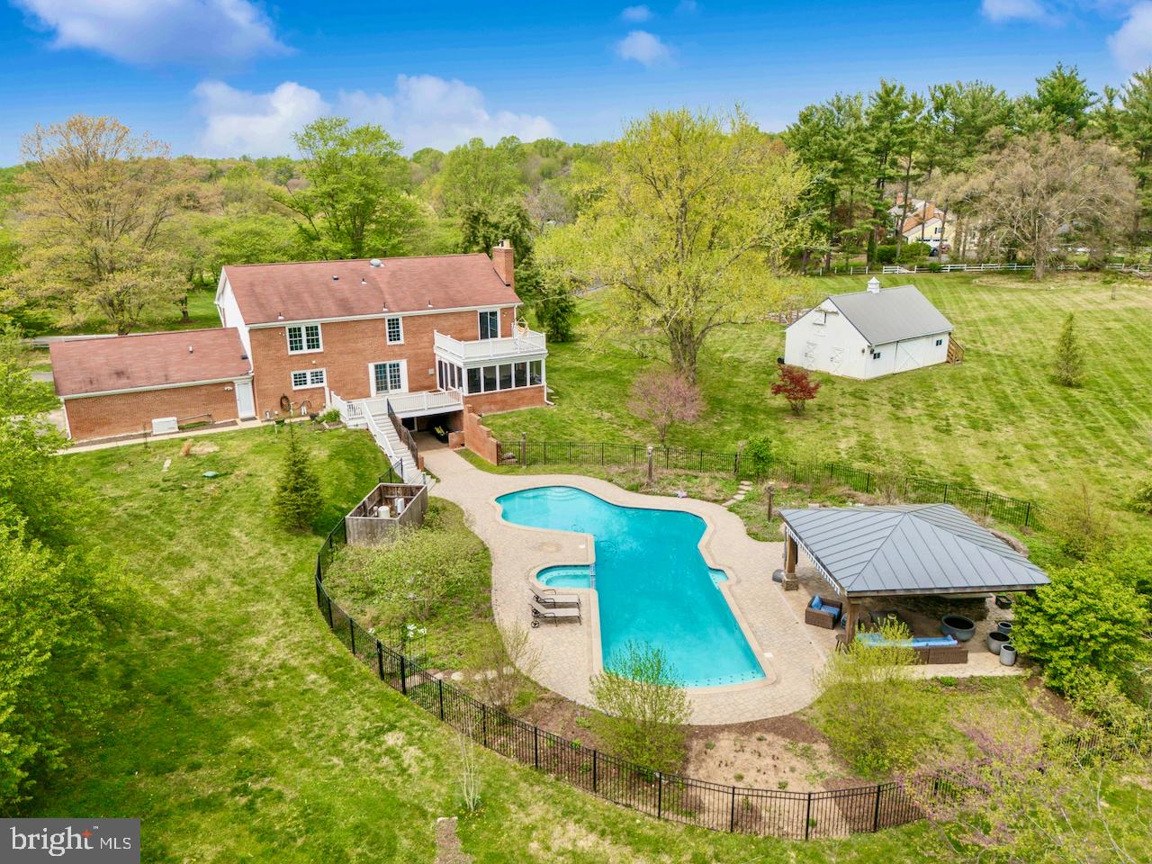 10423 DOWN PATRICK LN, GREAT FALLS, Virginia 22066, 4 Bedrooms Bedrooms, ,4 BathroomsBathrooms,Residential,For sale,10423 DOWN PATRICK LN,VAFX2233352 MLS # VAFX2233352