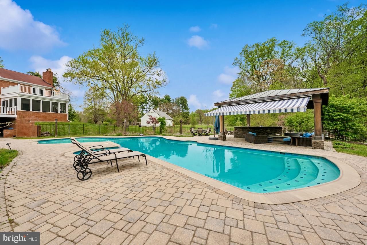 10423 DOWN PATRICK LN, GREAT FALLS, Virginia 22066, 4 Bedrooms Bedrooms, ,4 BathroomsBathrooms,Residential,For sale,10423 DOWN PATRICK LN,VAFX2233352 MLS # VAFX2233352