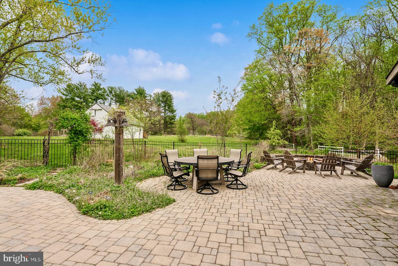 10423 DOWN PATRICK LN, GREAT FALLS, Virginia 22066, 4 Bedrooms Bedrooms, ,4 BathroomsBathrooms,Residential,For sale,10423 DOWN PATRICK LN,VAFX2233352 MLS # VAFX2233352