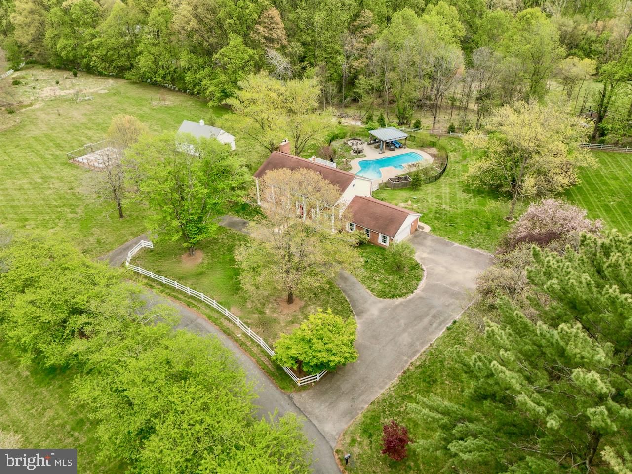 10423 DOWN PATRICK LN, GREAT FALLS, Virginia 22066, 4 Bedrooms Bedrooms, ,4 BathroomsBathrooms,Residential,For sale,10423 DOWN PATRICK LN,VAFX2233352 MLS # VAFX2233352