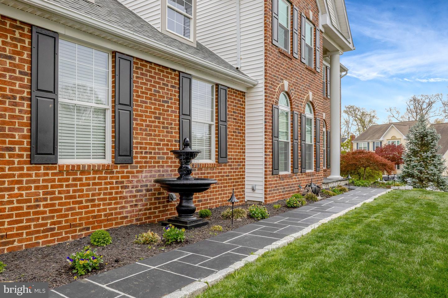 815 KENNETH PL SE, LEESBURG, Virginia 20175, 4 Bedrooms Bedrooms, ,3 BathroomsBathrooms,Residential,For sale,815 KENNETH PL SE,VALO2093592 MLS # VALO2093592