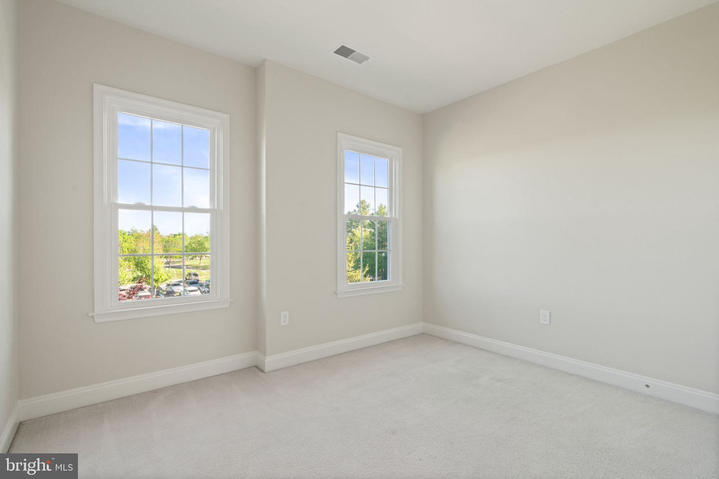 43781 APACHE WELLS TER, LEESBURG, Virginia 20176, 3 Bedrooms Bedrooms, ,2 BathroomsBathrooms,Residential,For sale,43781 APACHE WELLS TER,VALO2093596 MLS # VALO2093596