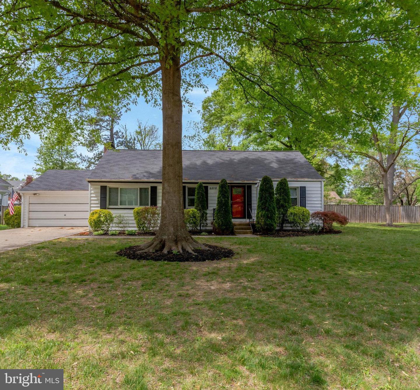 8808 OAK LEAF DR, ALEXANDRIA, Virginia 22309, 4 Bedrooms Bedrooms, ,1 BathroomBathrooms,Residential,For sale,8808 OAK LEAF DR,VAFX2233554 MLS # VAFX2233554