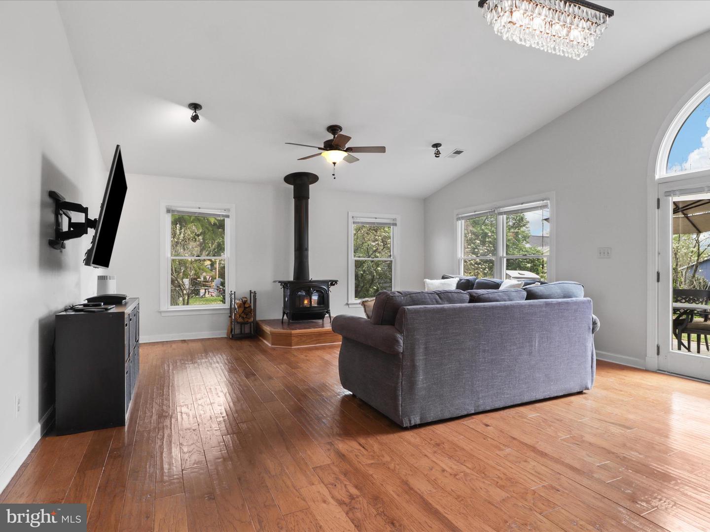 13129 PENNYPACKER LN, FAIRFAX, Virginia 22033, 4 Bedrooms Bedrooms, ,2 BathroomsBathrooms,Residential,For sale,13129 PENNYPACKER LN,VAFX2233560 MLS # VAFX2233560