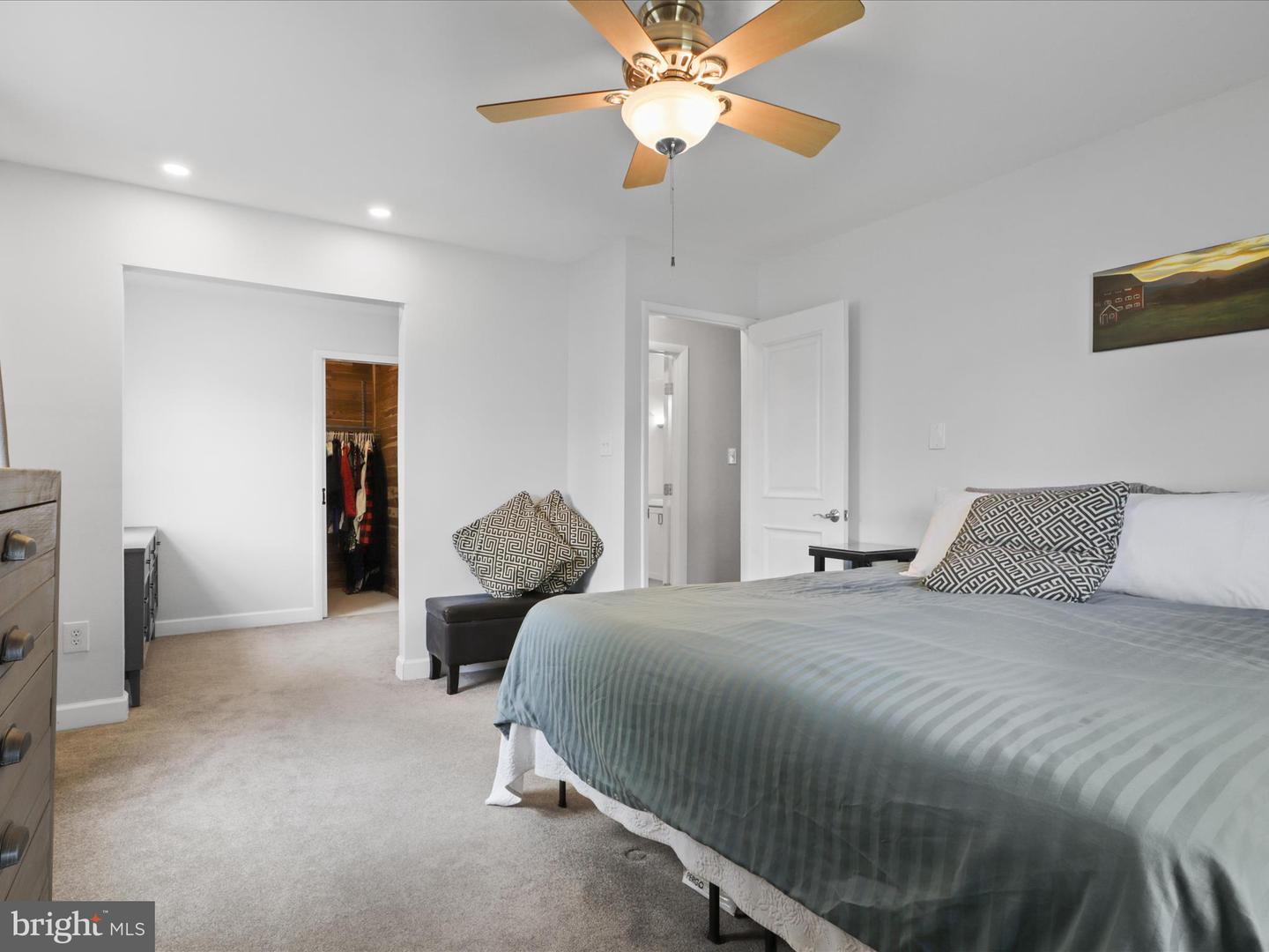 13129 PENNYPACKER LN, FAIRFAX, Virginia 22033, 4 Bedrooms Bedrooms, ,2 BathroomsBathrooms,Residential,For sale,13129 PENNYPACKER LN,VAFX2233560 MLS # VAFX2233560