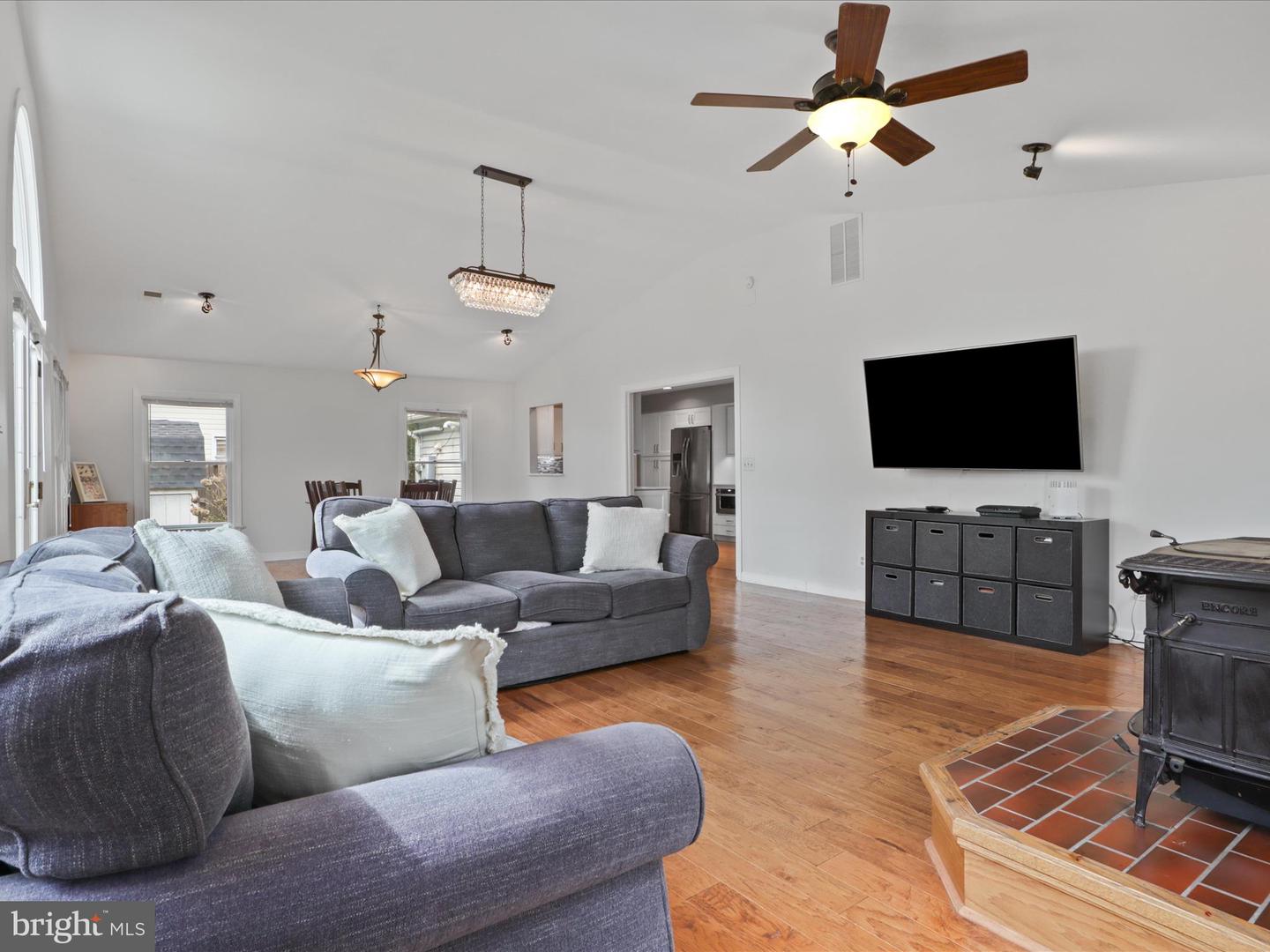 13129 PENNYPACKER LN, FAIRFAX, Virginia 22033, 4 Bedrooms Bedrooms, ,2 BathroomsBathrooms,Residential,For sale,13129 PENNYPACKER LN,VAFX2233560 MLS # VAFX2233560
