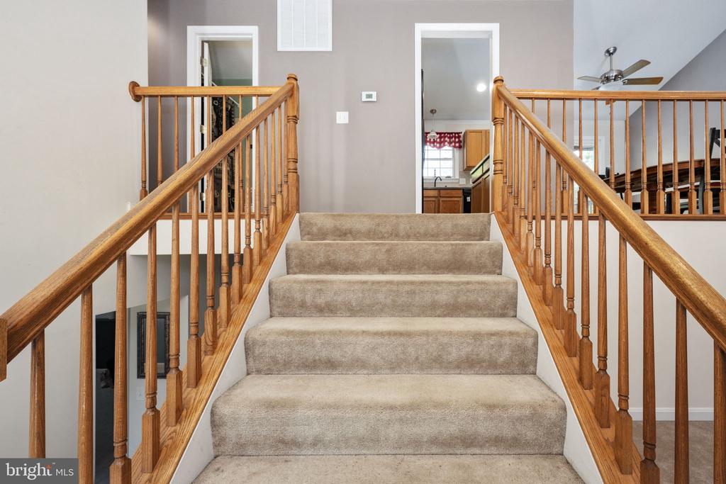 5703 E POINT CIR, SPOTSYLVANIA, Virginia 22551, 5 Bedrooms Bedrooms, ,3 BathroomsBathrooms,Residential,5703 E POINT CIR,VASP2032296 MLS # VASP2032296