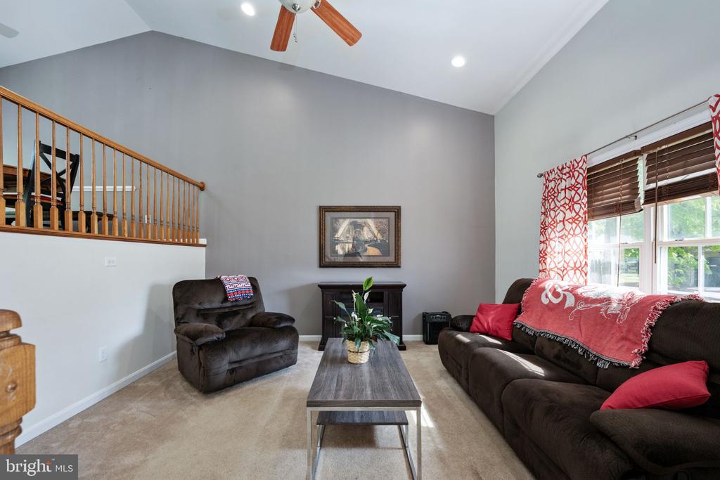 5703 E POINT CIR, SPOTSYLVANIA, Virginia 22551, 5 Bedrooms Bedrooms, ,3 BathroomsBathrooms,Residential,5703 E POINT CIR,VASP2032296 MLS # VASP2032296