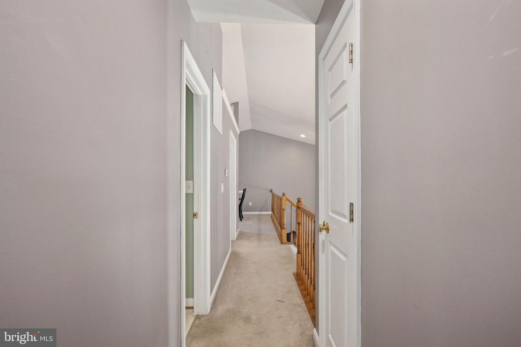5703 E POINT CIR, SPOTSYLVANIA, Virginia 22551, 5 Bedrooms Bedrooms, ,3 BathroomsBathrooms,Residential,5703 E POINT CIR,VASP2032296 MLS # VASP2032296