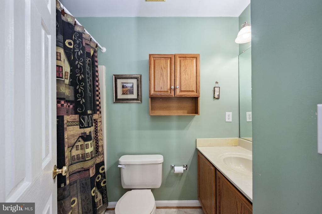 5703 E POINT CIR, SPOTSYLVANIA, Virginia 22551, 5 Bedrooms Bedrooms, ,3 BathroomsBathrooms,Residential,5703 E POINT CIR,VASP2032296 MLS # VASP2032296