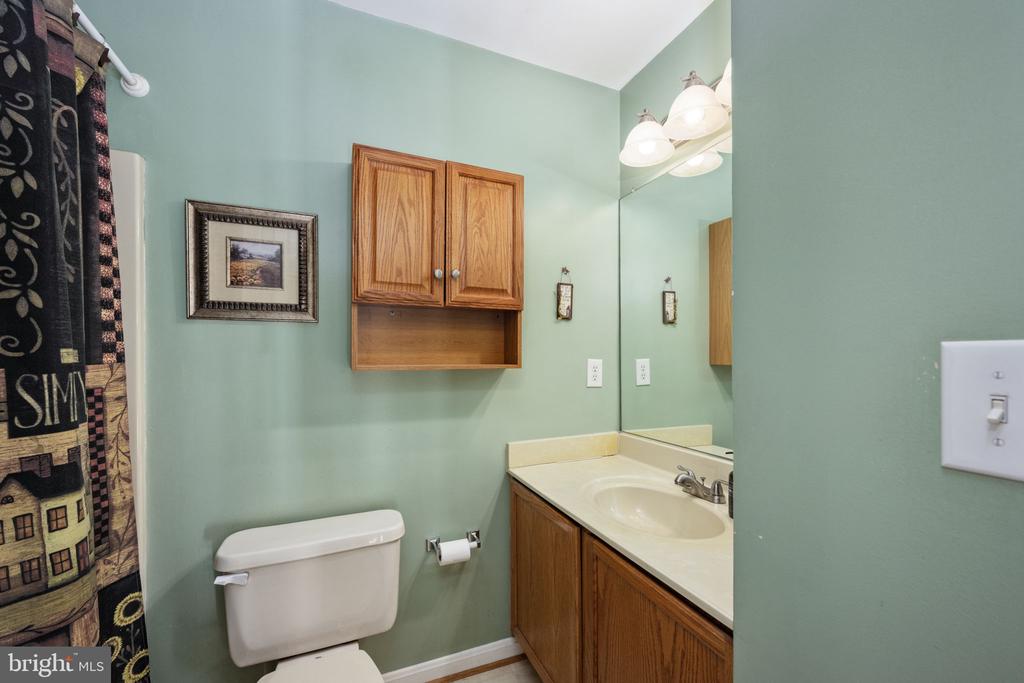 5703 E POINT CIR, SPOTSYLVANIA, Virginia 22551, 5 Bedrooms Bedrooms, ,3 BathroomsBathrooms,Residential,5703 E POINT CIR,VASP2032296 MLS # VASP2032296
