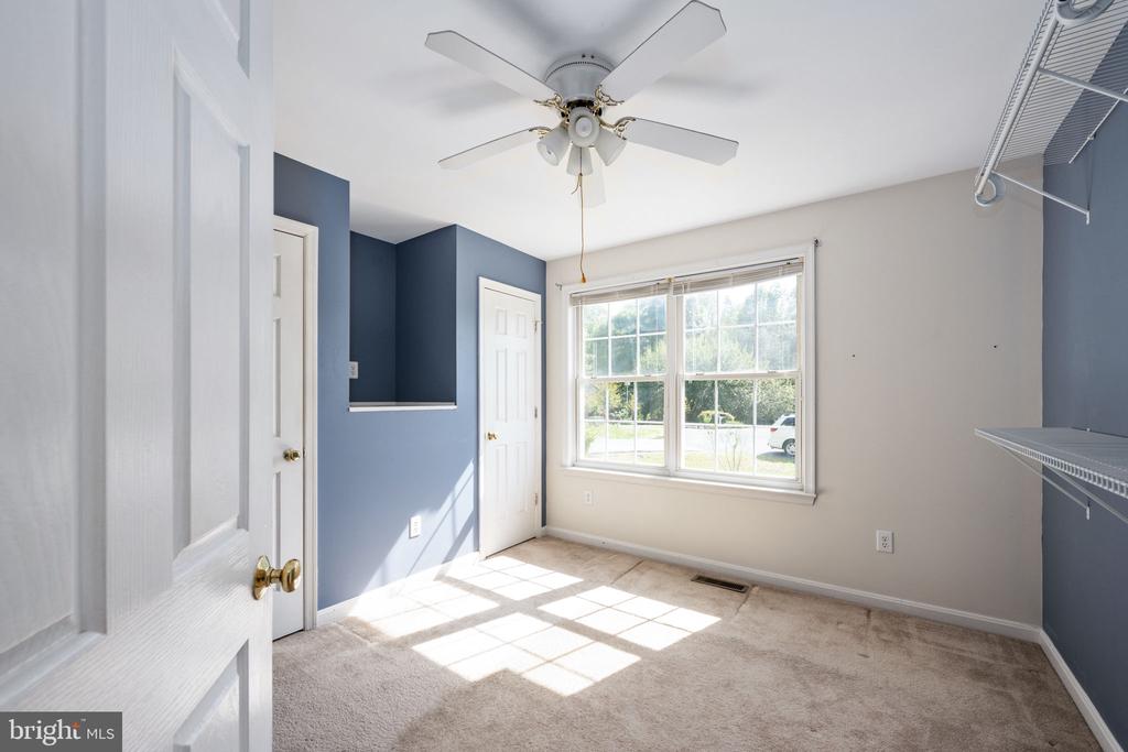 5703 E POINT CIR, SPOTSYLVANIA, Virginia 22551, 5 Bedrooms Bedrooms, ,3 BathroomsBathrooms,Residential,5703 E POINT CIR,VASP2032296 MLS # VASP2032296