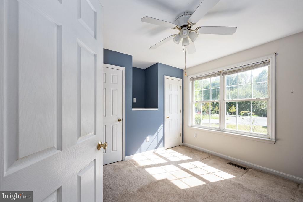 5703 E POINT CIR, SPOTSYLVANIA, Virginia 22551, 5 Bedrooms Bedrooms, ,3 BathroomsBathrooms,Residential,5703 E POINT CIR,VASP2032296 MLS # VASP2032296