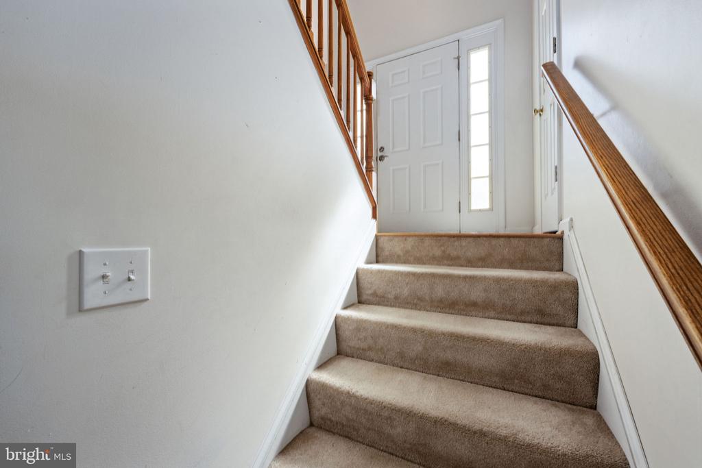 5703 E POINT CIR, SPOTSYLVANIA, Virginia 22551, 5 Bedrooms Bedrooms, ,3 BathroomsBathrooms,Residential,5703 E POINT CIR,VASP2032296 MLS # VASP2032296