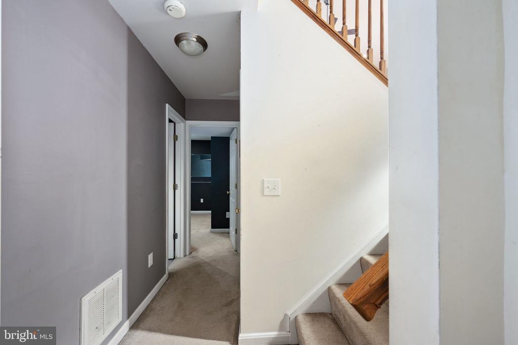 5703 E POINT CIR, SPOTSYLVANIA, Virginia 22551, 5 Bedrooms Bedrooms, ,3 BathroomsBathrooms,Residential,5703 E POINT CIR,VASP2032296 MLS # VASP2032296
