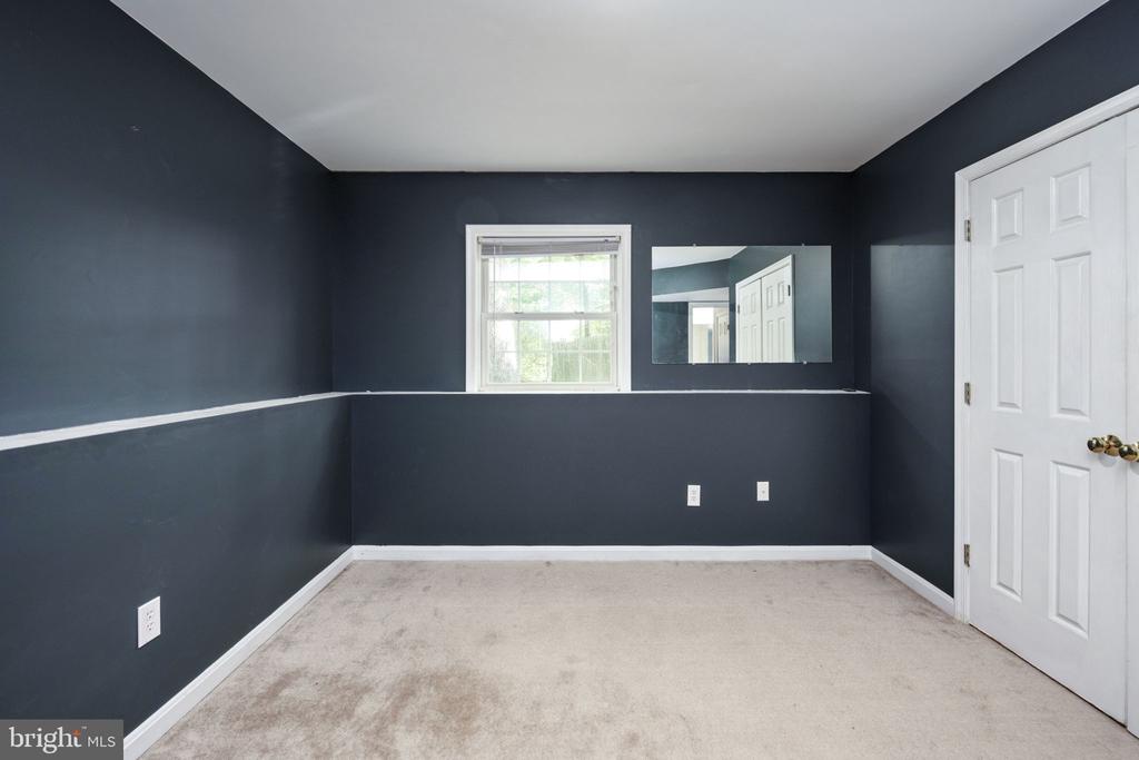 5703 E POINT CIR, SPOTSYLVANIA, Virginia 22551, 5 Bedrooms Bedrooms, ,3 BathroomsBathrooms,Residential,5703 E POINT CIR,VASP2032296 MLS # VASP2032296