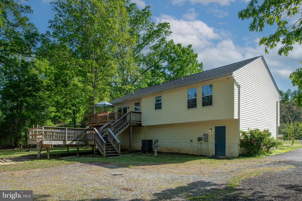 5703 E POINT CIR, SPOTSYLVANIA, Virginia 22551, 5 Bedrooms Bedrooms, ,3 BathroomsBathrooms,Residential,5703 E POINT CIR,VASP2032296 MLS # VASP2032296