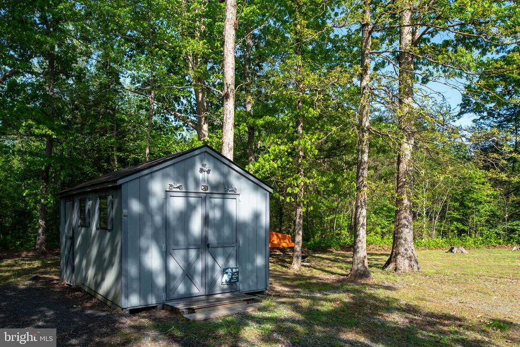 5703 E POINT CIR, SPOTSYLVANIA, Virginia 22551, 5 Bedrooms Bedrooms, ,3 BathroomsBathrooms,Residential,5703 E POINT CIR,VASP2032296 MLS # VASP2032296