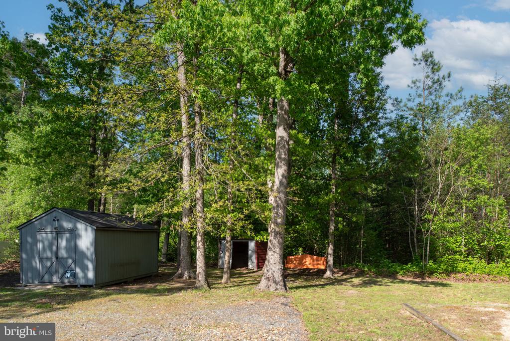 5703 E POINT CIR, SPOTSYLVANIA, Virginia 22551, 5 Bedrooms Bedrooms, ,3 BathroomsBathrooms,Residential,5703 E POINT CIR,VASP2032296 MLS # VASP2032296