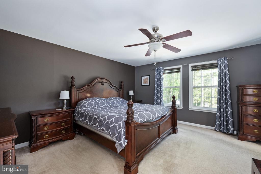 5703 E POINT CIR, SPOTSYLVANIA, Virginia 22551, 5 Bedrooms Bedrooms, ,3 BathroomsBathrooms,Residential,5703 E POINT CIR,VASP2032296 MLS # VASP2032296