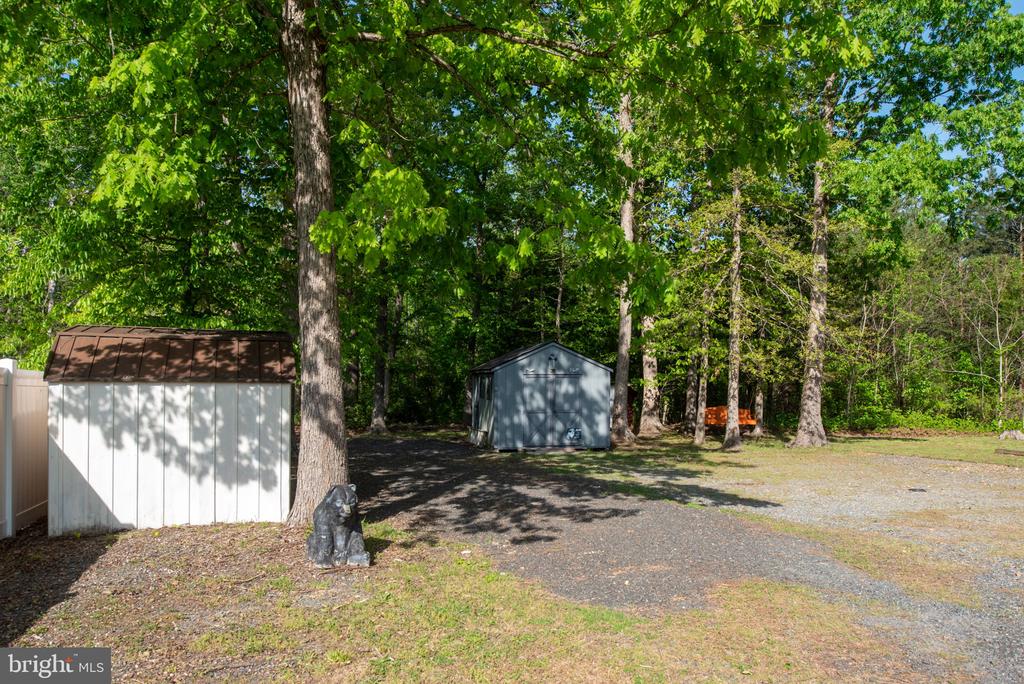5703 E POINT CIR, SPOTSYLVANIA, Virginia 22551, 5 Bedrooms Bedrooms, ,3 BathroomsBathrooms,Residential,5703 E POINT CIR,VASP2032296 MLS # VASP2032296