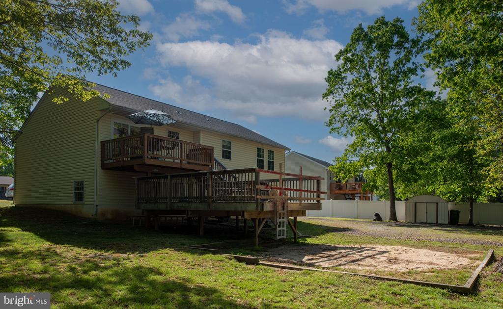 5703 E POINT CIR, SPOTSYLVANIA, Virginia 22551, 5 Bedrooms Bedrooms, ,3 BathroomsBathrooms,Residential,5703 E POINT CIR,VASP2032296 MLS # VASP2032296