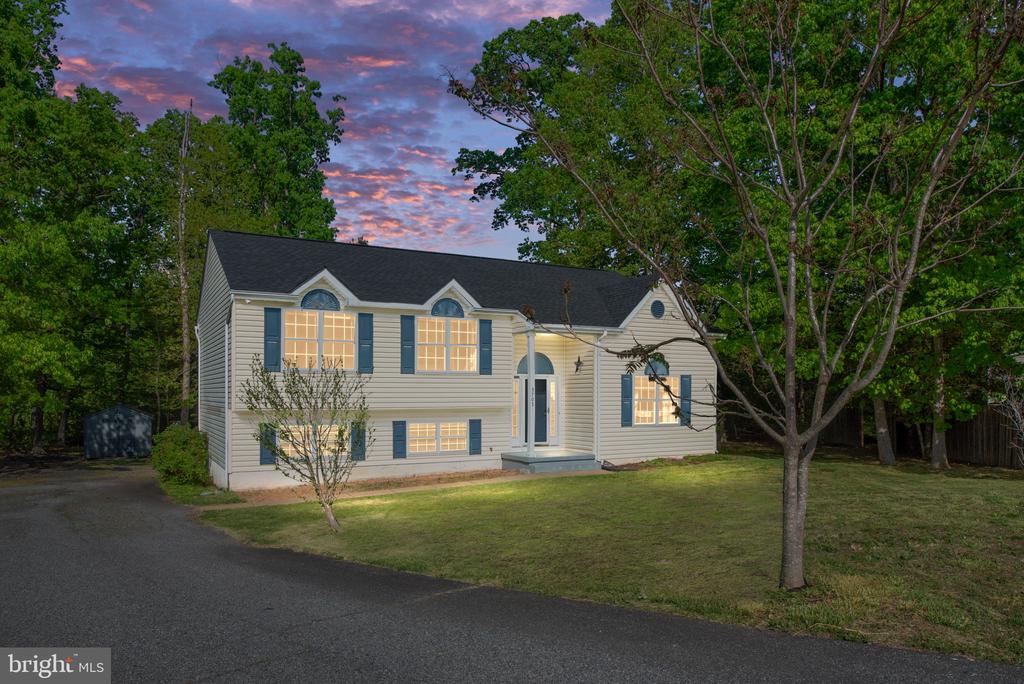 5703 E POINT CIR, SPOTSYLVANIA, Virginia 22551, 5 Bedrooms Bedrooms, ,3 BathroomsBathrooms,Residential,5703 E POINT CIR,VASP2032296 MLS # VASP2032296
