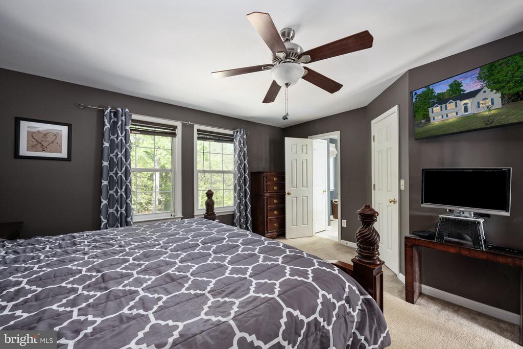 5703 E POINT CIR, SPOTSYLVANIA, Virginia 22551, 5 Bedrooms Bedrooms, ,3 BathroomsBathrooms,Residential,5703 E POINT CIR,VASP2032296 MLS # VASP2032296