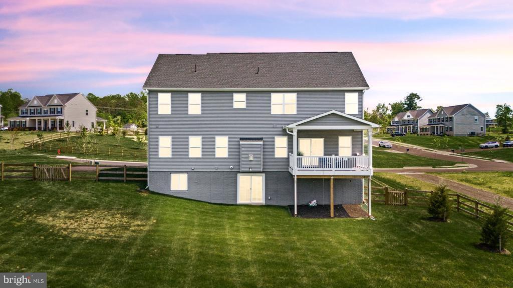 8005 INTERNATIONAL DR, WARRENTON, Virginia, 6 Bedrooms Bedrooms, ,5 BathroomsBathrooms,Residential,8005 INTERNATIONAL DR,VAFQ2016324 MLS # VAFQ2016324