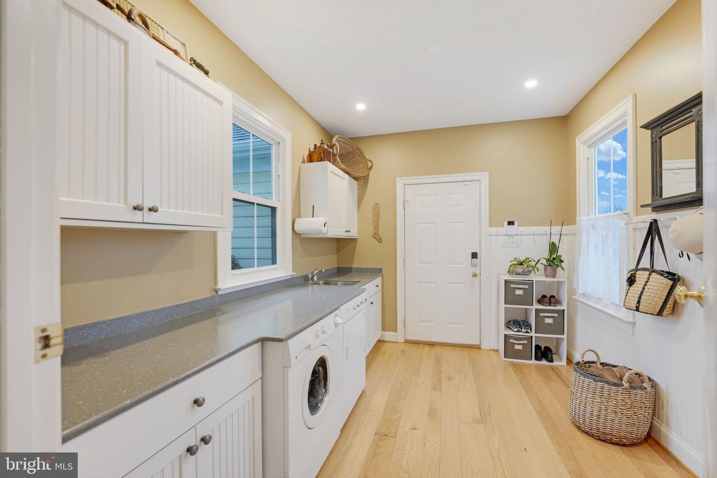 34844 APPLE PRIDE CT, ROUND HILL, Virginia 20141, 5 Bedrooms Bedrooms, ,4 BathroomsBathrooms,Residential,For sale,34844 APPLE PRIDE CT,VALO2094042 MLS # VALO2094042