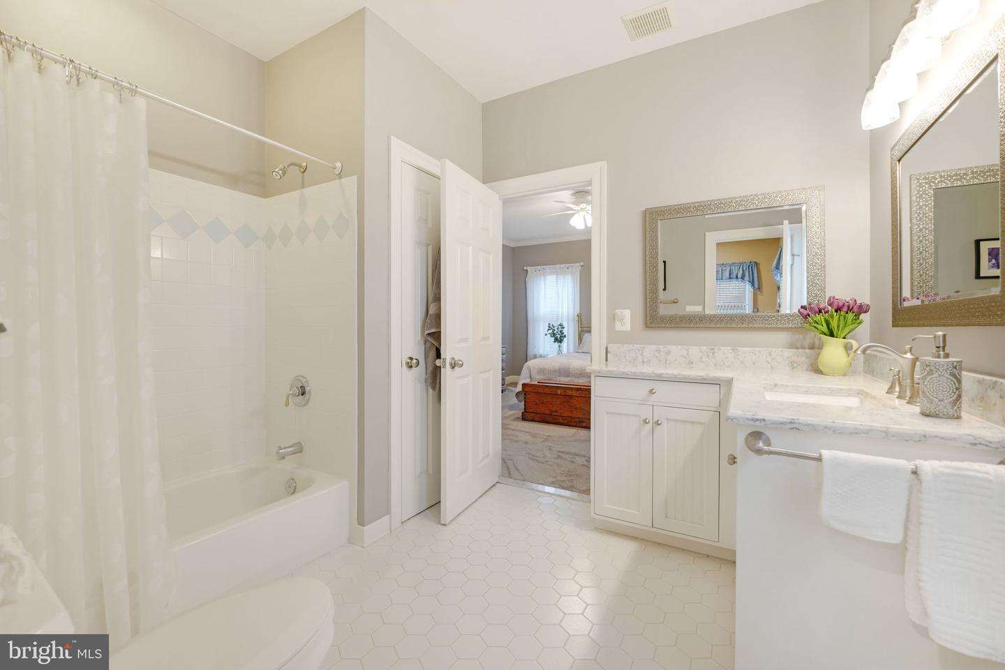 34844 APPLE PRIDE CT, ROUND HILL, Virginia 20141, 5 Bedrooms Bedrooms, ,4 BathroomsBathrooms,Residential,For sale,34844 APPLE PRIDE CT,VALO2094042 MLS # VALO2094042