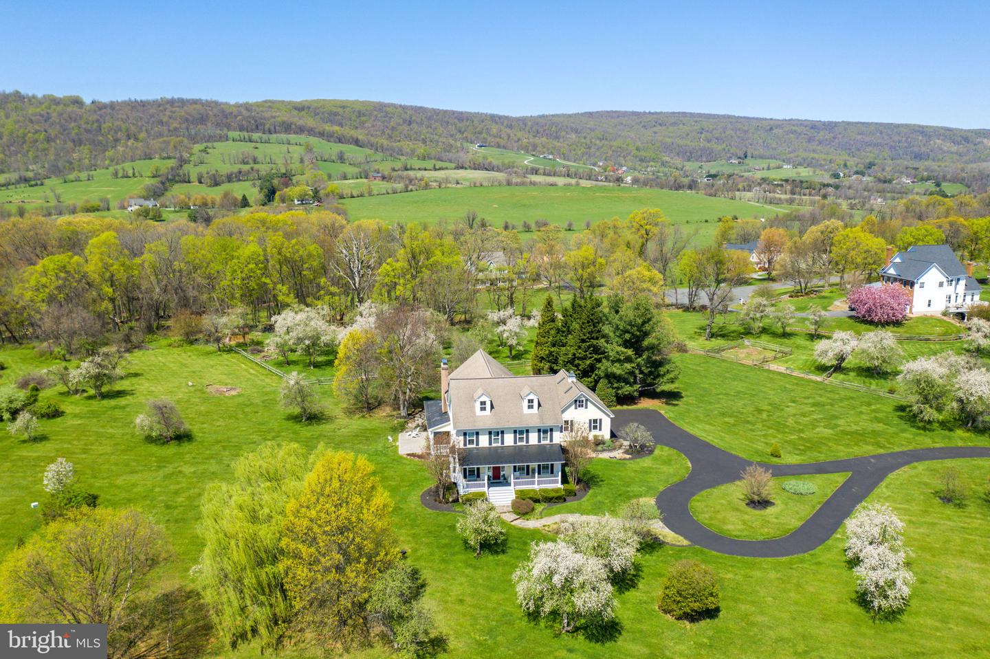 34844 APPLE PRIDE CT, ROUND HILL, Virginia 20141, 5 Bedrooms Bedrooms, ,4 BathroomsBathrooms,Residential,For sale,34844 APPLE PRIDE CT,VALO2094042 MLS # VALO2094042