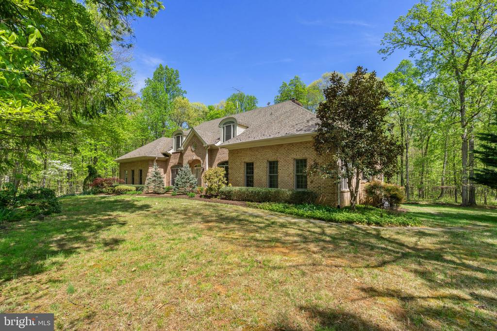 8363 S CREEDMORE SOUTH DR, WARRENTON, Virginia, 3 Bedrooms Bedrooms, ,4 BathroomsBathrooms,Residential,8363 S CREEDMORE SOUTH DR,VAFQ2016352 MLS # VAFQ2016352
