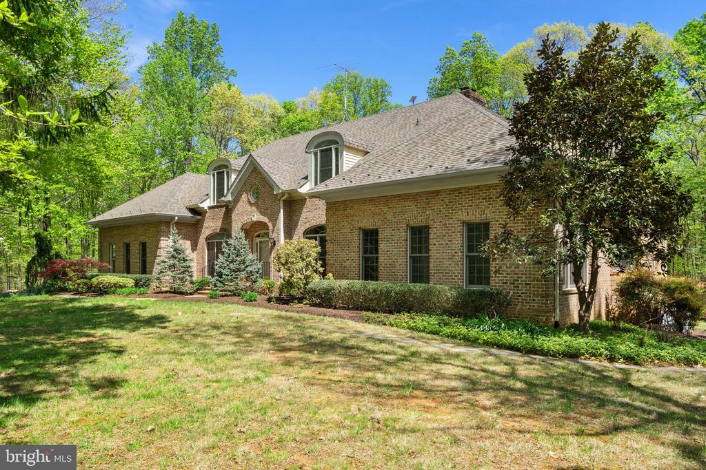 8363 S CREEDMORE SOUTH DR, WARRENTON, Virginia, 3 Bedrooms Bedrooms, ,4 BathroomsBathrooms,Residential,8363 S CREEDMORE SOUTH DR,VAFQ2016352 MLS # VAFQ2016352