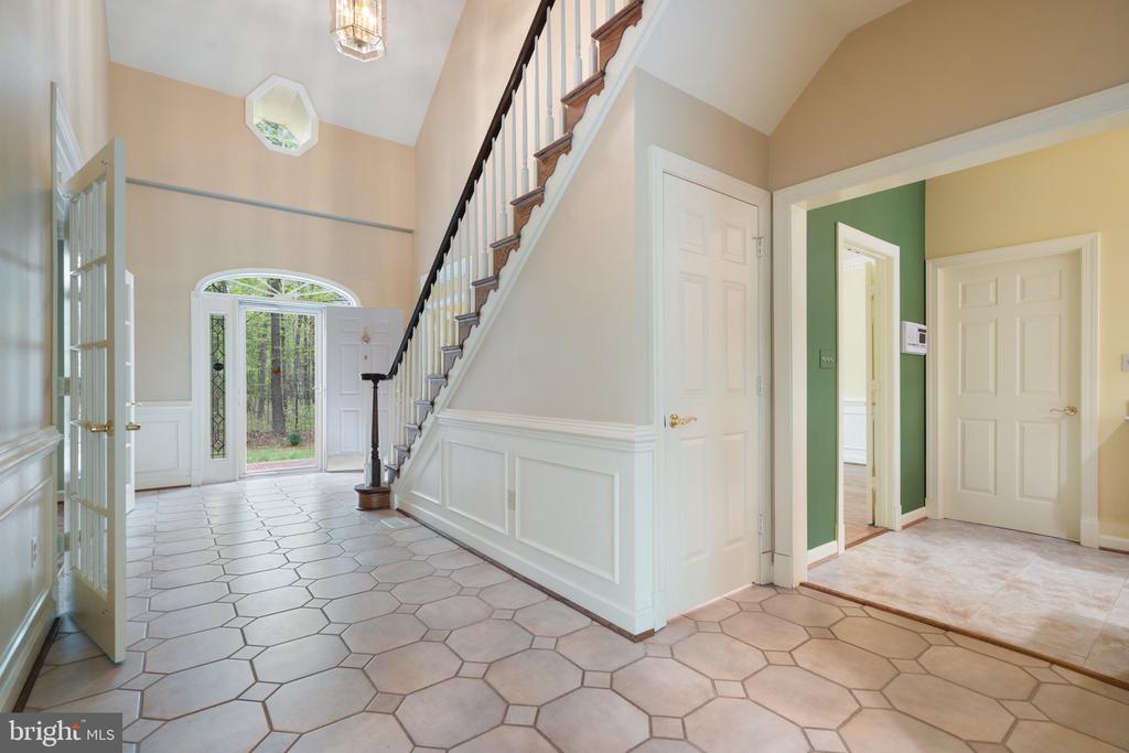 8363 S CREEDMORE SOUTH DR, WARRENTON, Virginia, 3 Bedrooms Bedrooms, ,4 BathroomsBathrooms,Residential,8363 S CREEDMORE SOUTH DR,VAFQ2016352 MLS # VAFQ2016352