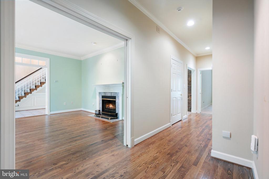 8363 S CREEDMORE SOUTH DR, WARRENTON, Virginia, 3 Bedrooms Bedrooms, ,4 BathroomsBathrooms,Residential,8363 S CREEDMORE SOUTH DR,VAFQ2016352 MLS # VAFQ2016352