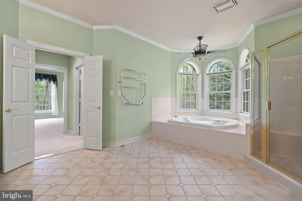 8363 S CREEDMORE SOUTH DR, WARRENTON, Virginia, 3 Bedrooms Bedrooms, ,4 BathroomsBathrooms,Residential,8363 S CREEDMORE SOUTH DR,VAFQ2016352 MLS # VAFQ2016352
