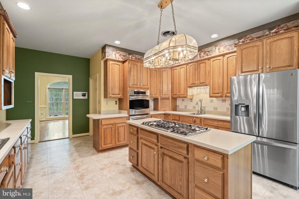 8363 S CREEDMORE SOUTH DR, WARRENTON, Virginia, 3 Bedrooms Bedrooms, ,4 BathroomsBathrooms,Residential,8363 S CREEDMORE SOUTH DR,VAFQ2016352 MLS # VAFQ2016352