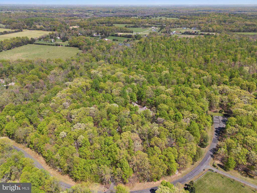 8363 S CREEDMORE SOUTH DR, WARRENTON, Virginia, 3 Bedrooms Bedrooms, ,4 BathroomsBathrooms,Residential,8363 S CREEDMORE SOUTH DR,VAFQ2016352 MLS # VAFQ2016352