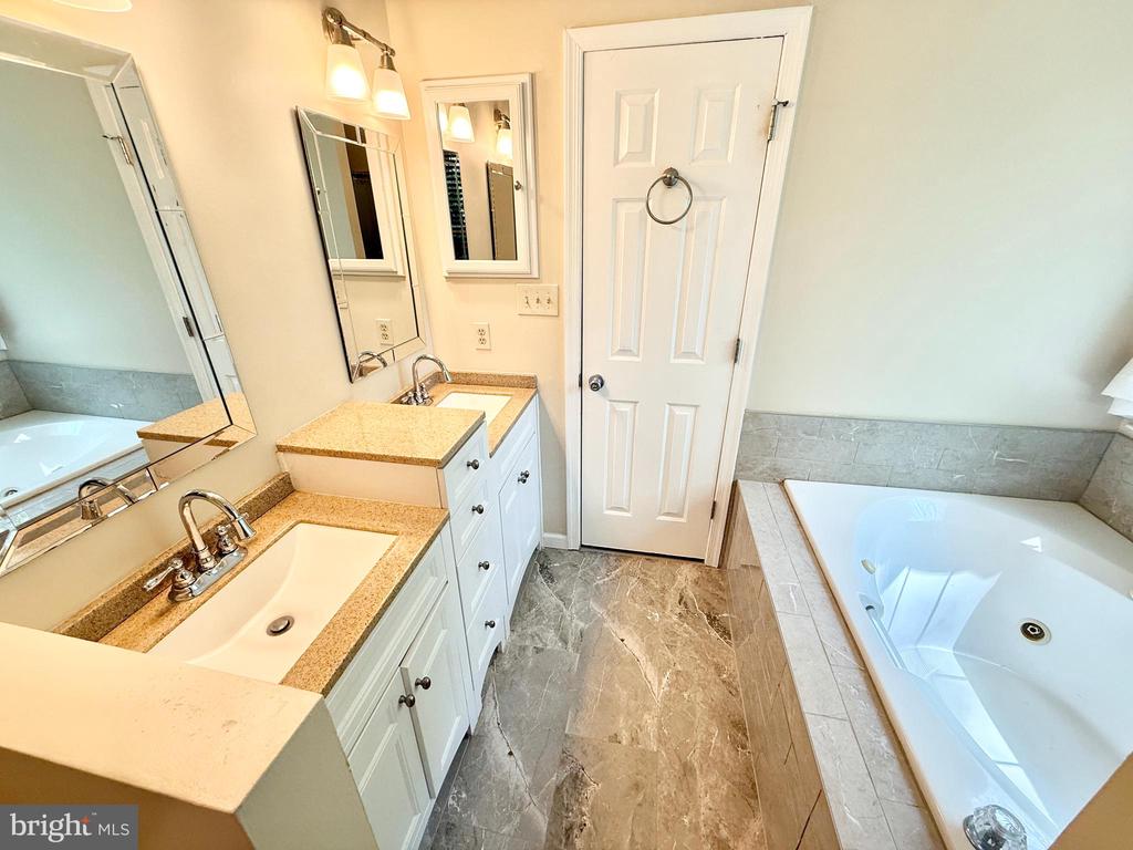 3805 LANCASTER RING RD, FREDERICKSBURG, Virginia 22408, 3 Bedrooms Bedrooms, ,2 BathroomsBathrooms,Residential,LANCASTER GATE HOA,3805 LANCASTER RING RD,VASP2032670 MLS # VASP2032670