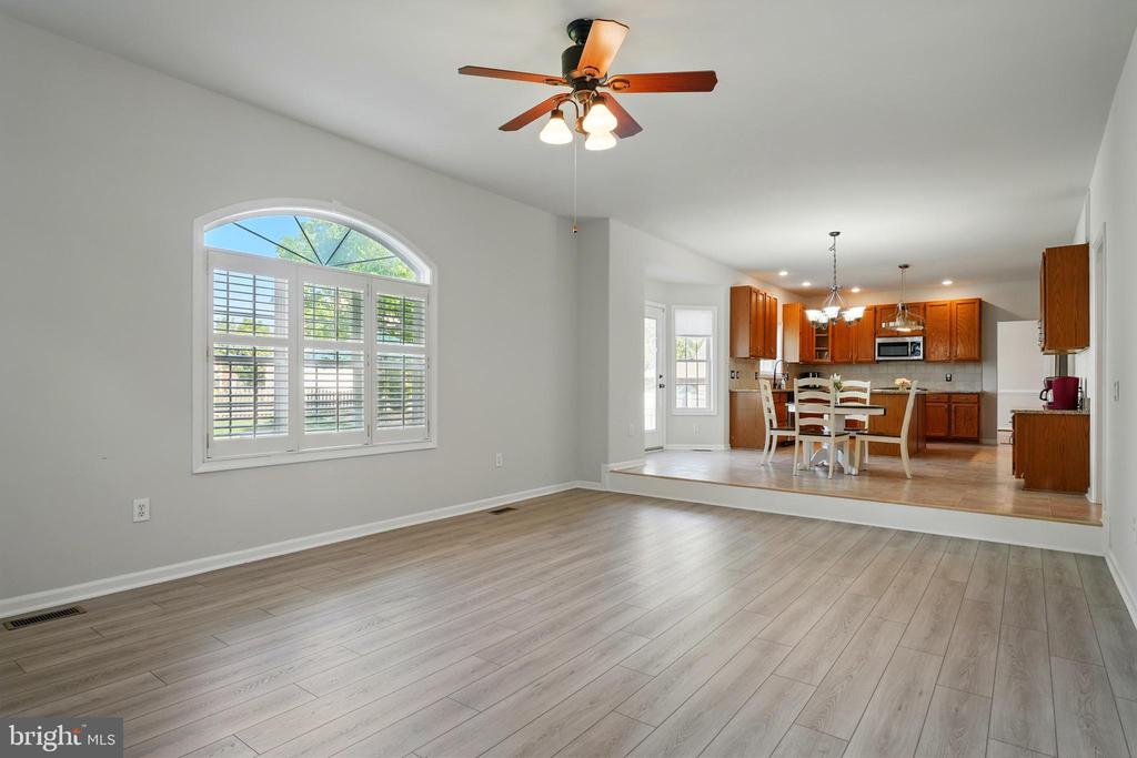 11209 SPRING MEADOW BLVD, FREDERICKSBURG, Virginia 22407, 4 Bedrooms Bedrooms, ,3 BathroomsBathrooms,Residential,11209 SPRING MEADOW BLVD,VASP2032680 MLS # VASP2032680