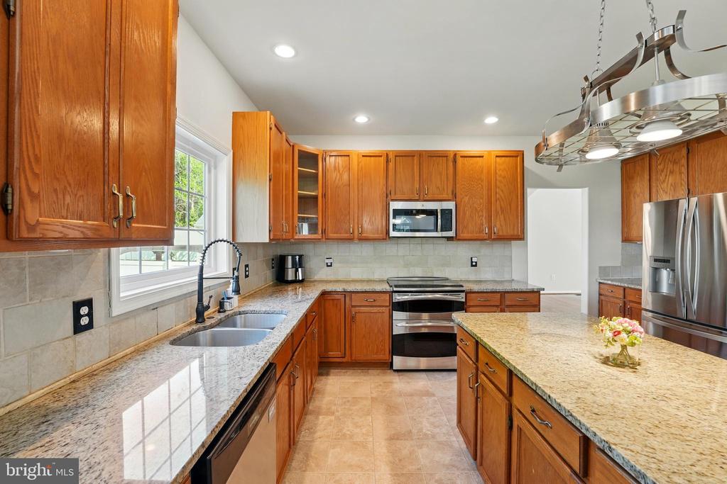 11209 SPRING MEADOW BLVD, FREDERICKSBURG, Virginia 22407, 4 Bedrooms Bedrooms, ,3 BathroomsBathrooms,Residential,11209 SPRING MEADOW BLVD,VASP2032680 MLS # VASP2032680